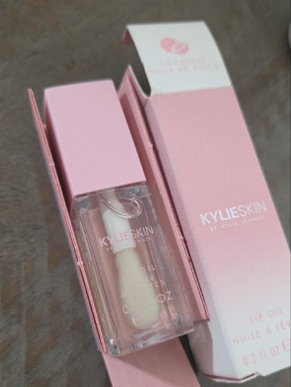 KYLIE SKIN Coconut Lip Oil — Pink